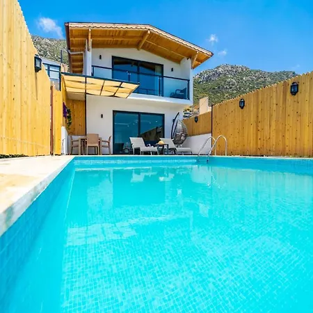 Kaskalkan Honeymoon With Seaview Hotel