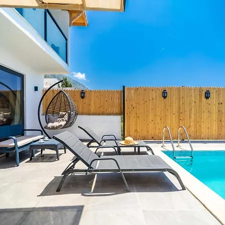 Kaskalkan Honeymoon With Seaview Hotel