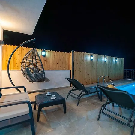 Kaskalkan Honeymoon With Seaview Hotel *